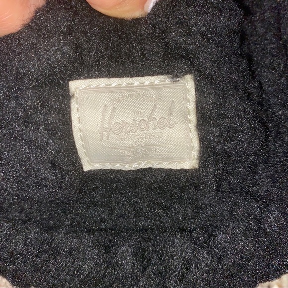 NWT Herschel Supply Co Mini Heritage Black Pouch - Picture 6 of 8